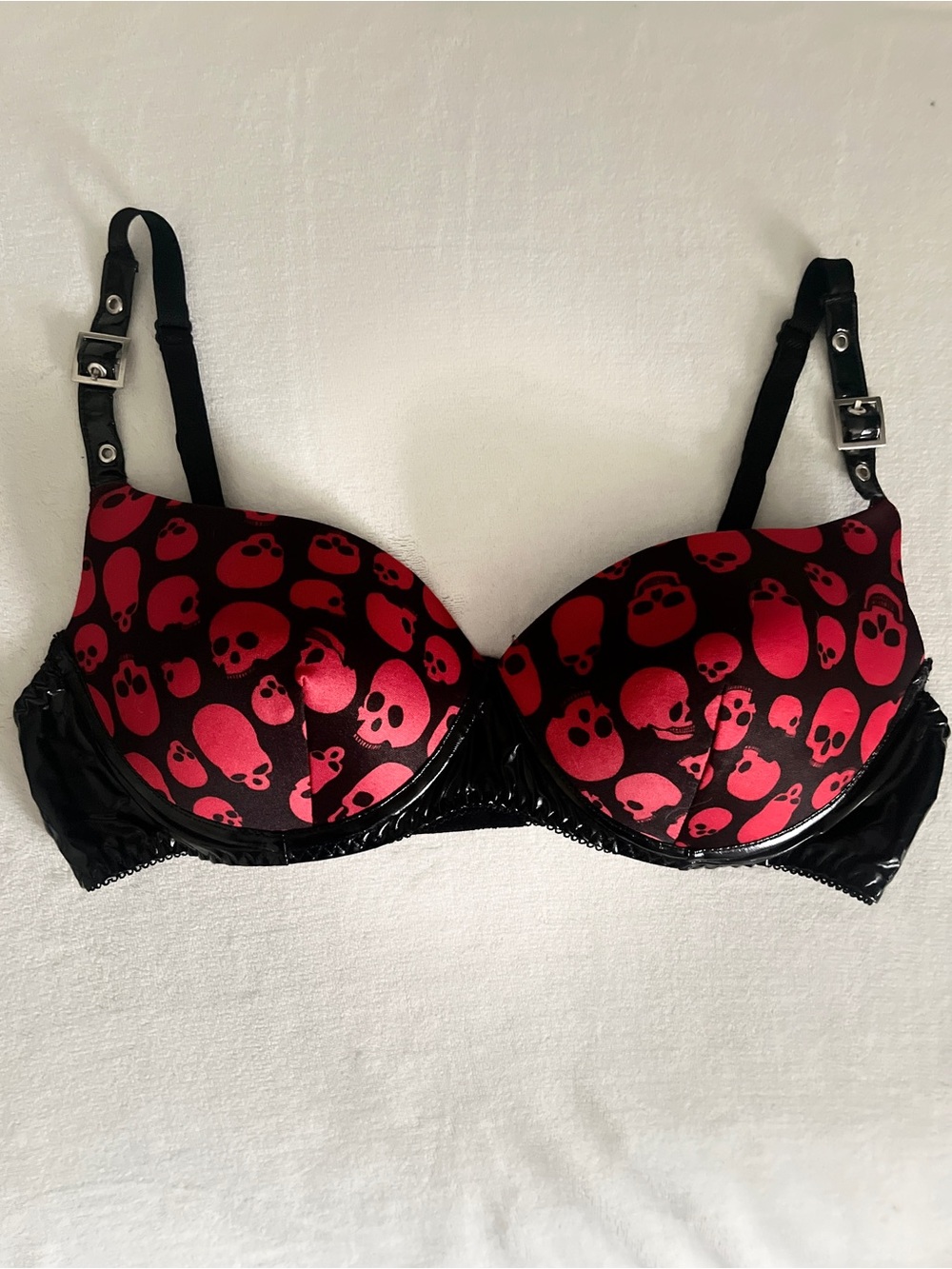 Vintage Y2K Coquette Gothic Black & Red Skull Patent Trim Push-Up Bra - Medium